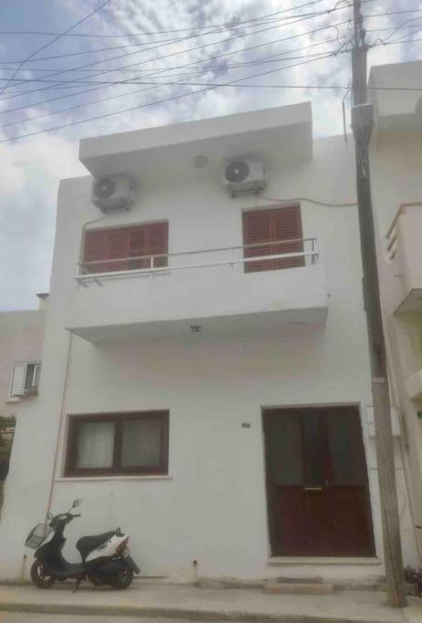 Arsinoe Guest House 파마구스타 외부 사진